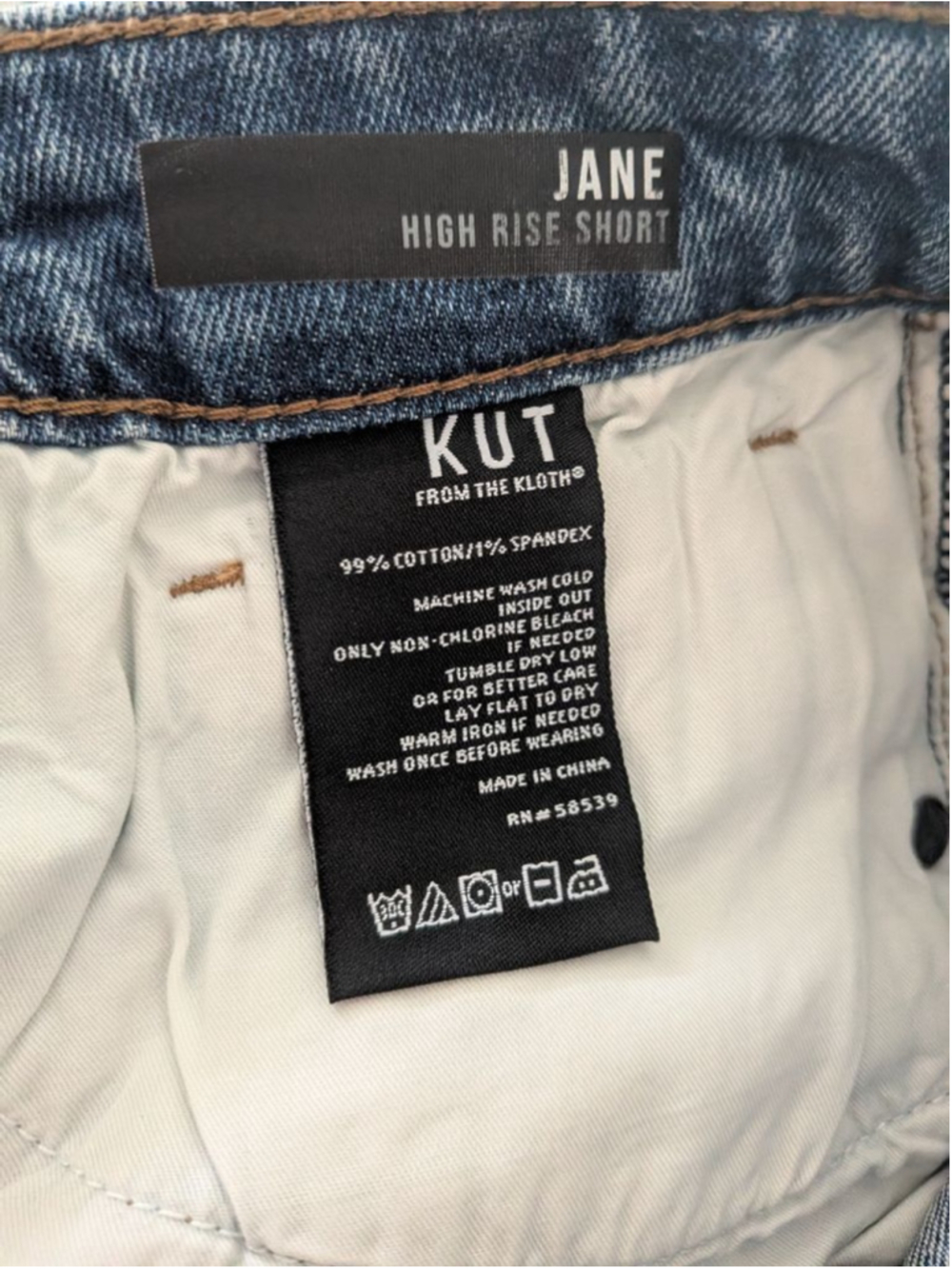 Kut from the Kloth Size 4 Distressed Denim Shorts Light Wash Frayed Hem - Picture 9 of 9